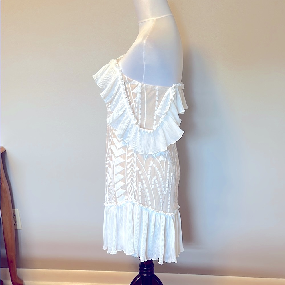 Elegant White Strapless Dress - Picture 6 of 10
